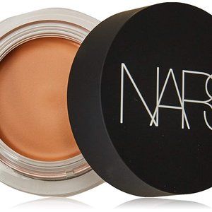 NARS concealer in Biscuit
